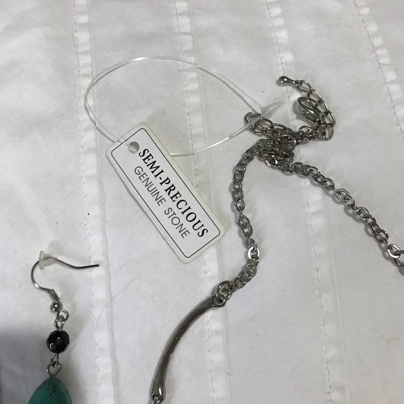 🆕 Semi-precious stone necklace and earrings set. - Picture 2 of 2